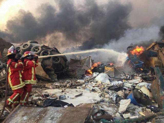 黎巴嫩首都爆炸已致70余人死亡 市長(zhǎng)稱這是一場(chǎng)災(zāi)難(圖2)