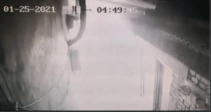 1米，5秒，兩人致死！電動自行車蓄電池火災警示！(圖3)